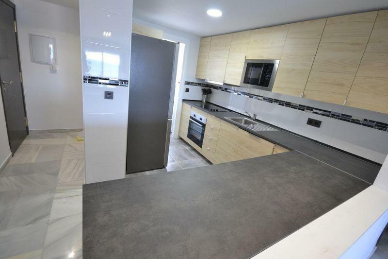 Apartamento Arena Beach Estepona Ngoại thất bức ảnh